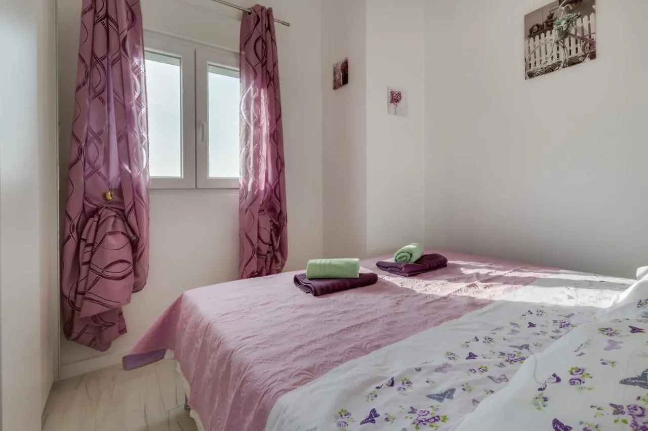 Dalmatian Modern Apartment With Tavern Zadar