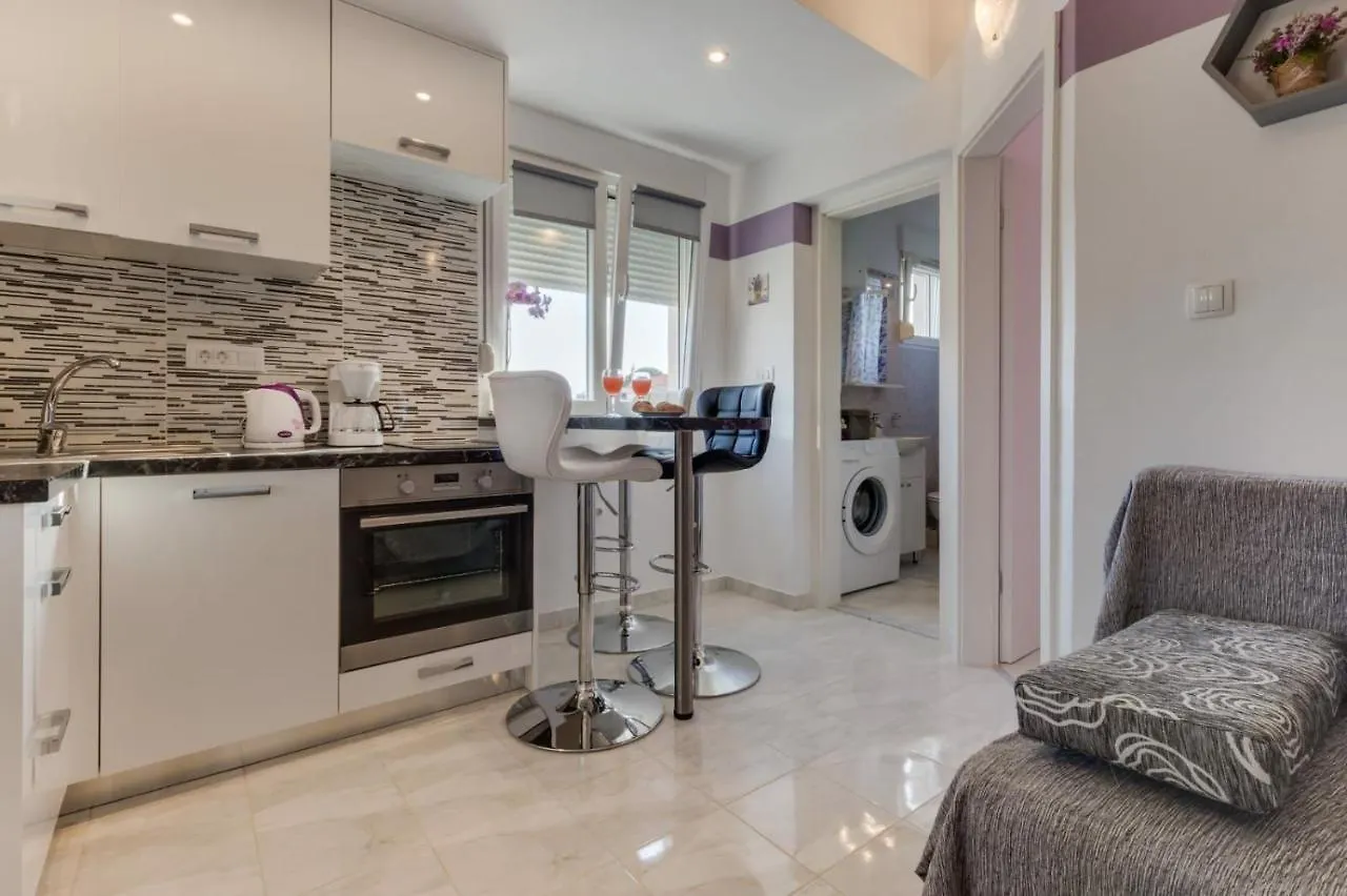 Dalmatian Modern Apartment With Tavern Zadar
