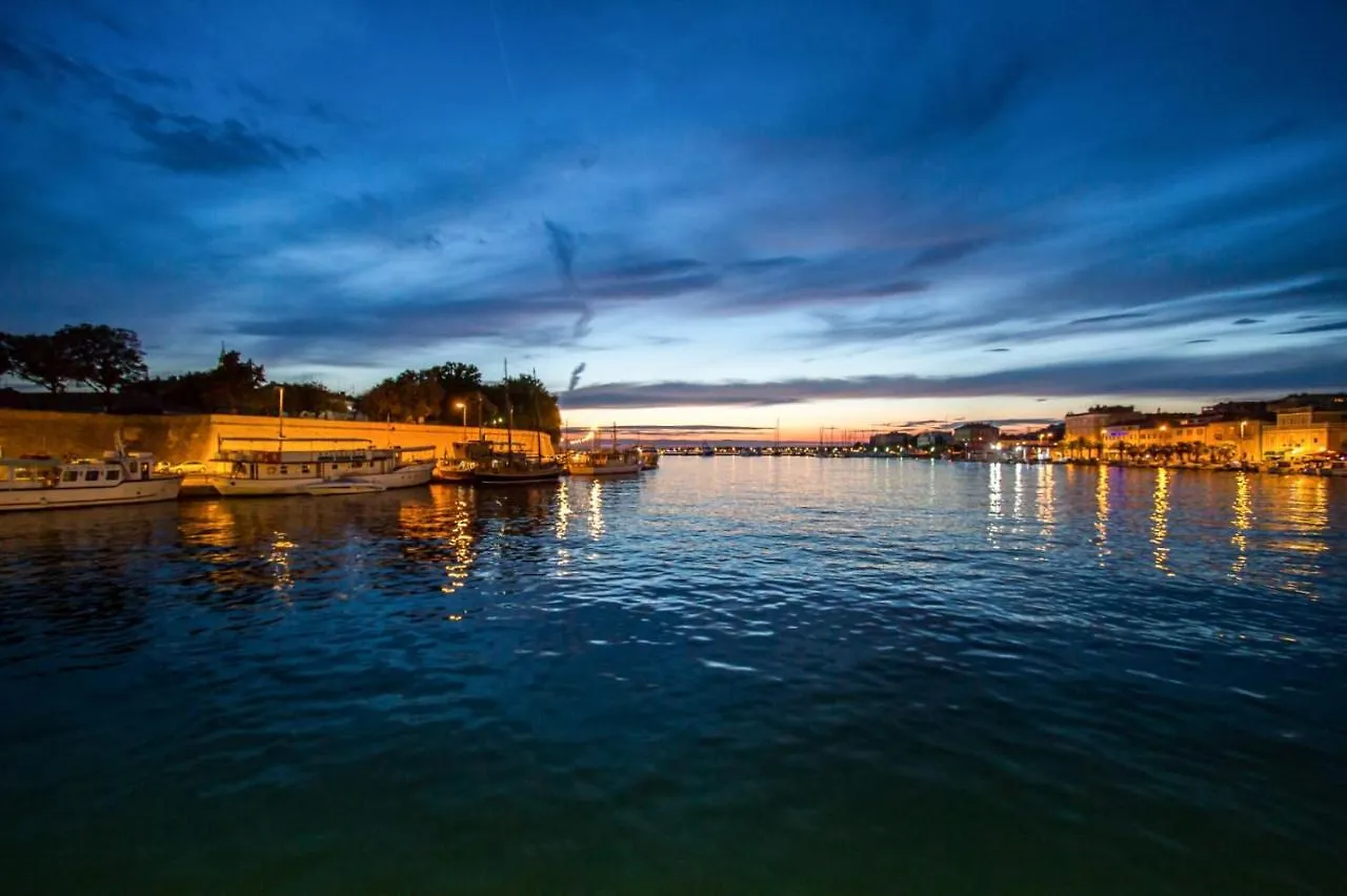 Dalmatian Modern Apartment With Tavern Zadar