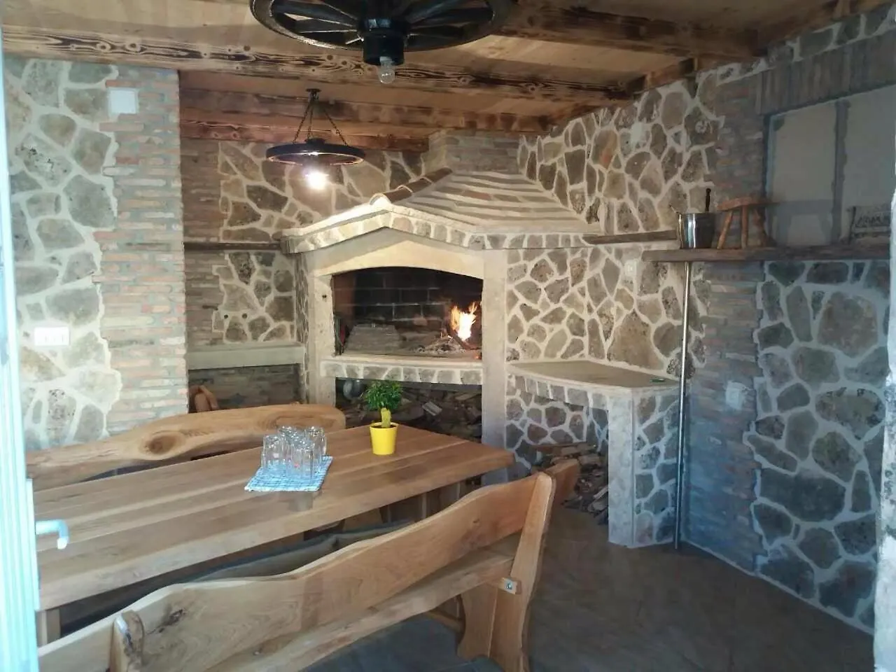 Dalmatian Modern Apartment With Tavern Zadar