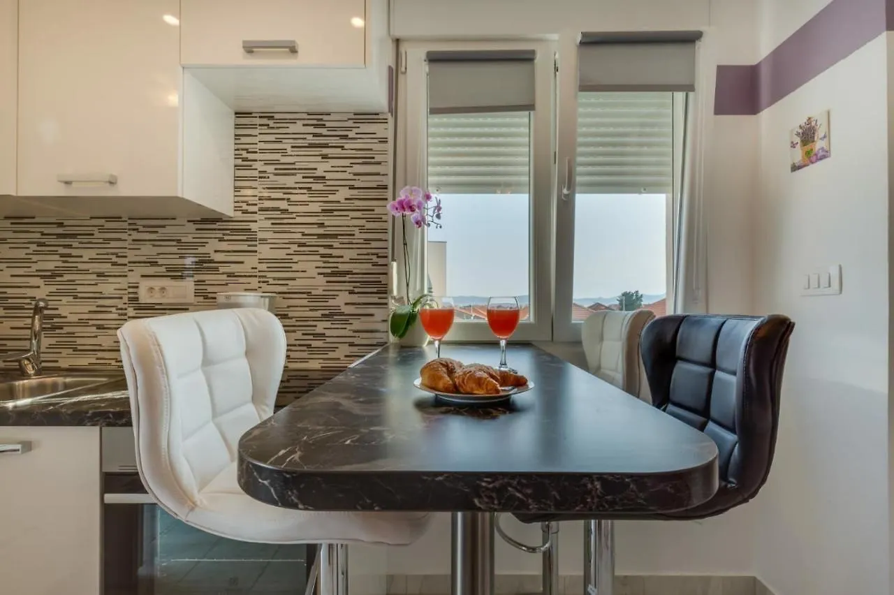 Dalmatian Modern Apartment With Tavern Zadar